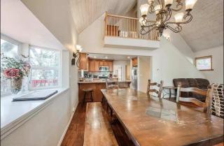 Carriage House Villa Serene 4BR Mountain Escape - 1