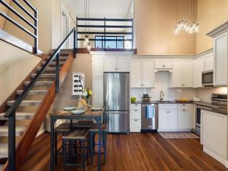 Modern 2BR Jackson Condo - 7