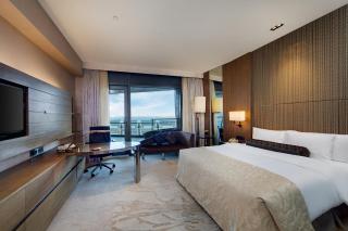 InterContinental Shanghai Harbour City by IHG - 4