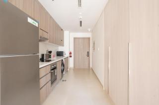 Pristine Yas Island Studio Steps from Ferrari World and Yas Waterworld Yas Golf Collection with Gym Pool Restaurants High Speed Wi-Fi - 1
