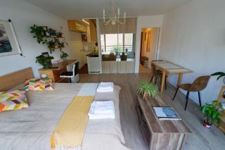 Chic Paris Studio with Private Secure Parking Bright Balcony Near Metro - 9