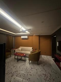 Luxury one bed apartment Bahria Town Lahore - 7