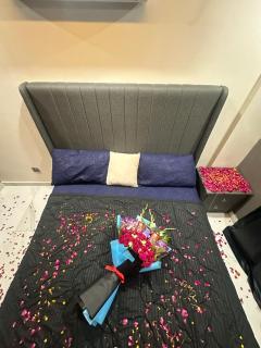 Luxury one bed apartment Bahria Town Lahore - 6