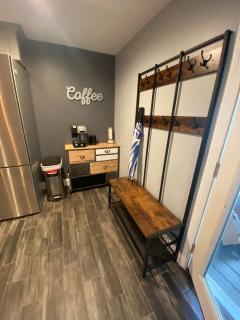 Pet Friendly duplex, 8 min to Stratton with fire pit, wood stove, BBQ grill - 4