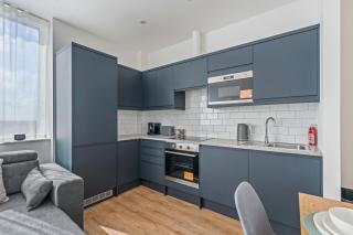 Cosy West London Apartment near Heathrow Sleeps 6 - 8