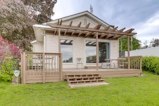 Waterfront Lake Webster Retreat w/ Pier & Views - 7