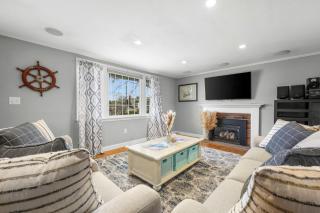 Dog-Friendly Cape Cod Getaway with Fire Pit Yard - 3