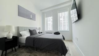 Stylish 3BR Luxury Retreat in the Heart of FiDi - 3