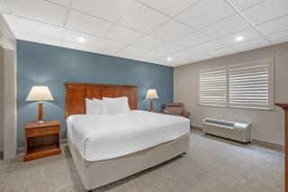 Best Western Plus Clocktower Inn - 3