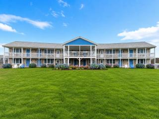Colonial Acres Resort - 5