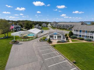 Colonial Acres Resort - 3