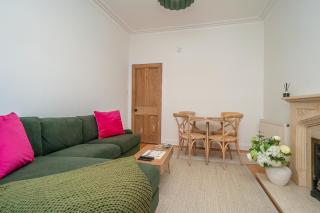 Cosy 2 Bed in Central Edinburgh - Pass the Keys - 3