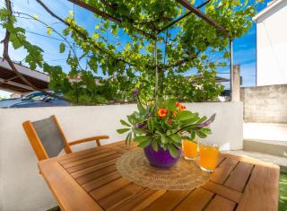 Apartment Dijana - Trogir (Traù) - 0