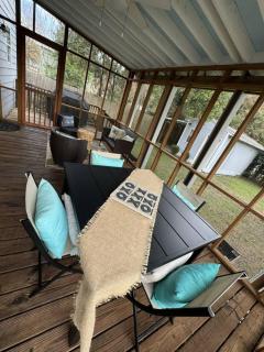 Cottage on Broadmoor - 4