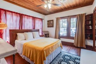 Miazza Cottage in Gulfport - 3