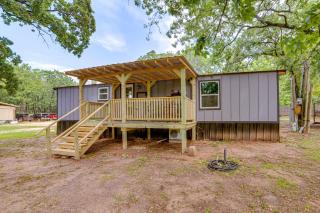 Lake Tawakoni Basecamp: Covered Patio + Fire Pit! - 7