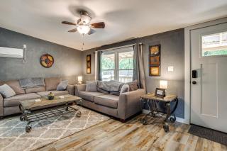 Lake Tawakoni Basecamp: Covered Patio + Fire Pit! - 5