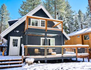 Blue Bear Cabin: Pet Friendly EV Charger BBQ - 0