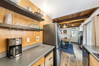Blue Bear Cabin: Pet Friendly EV Charger BBQ - 2