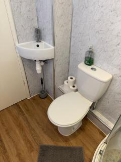 Quiet, Sleeps 13, 2 bathrooms, 4 Parking, KIA2 - 1