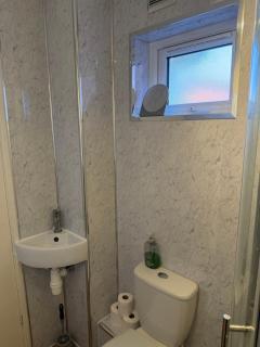 Quiet, Sleeps 13, 2 bathrooms, 4 Parking, KIA2 - 3