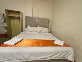 Townhouse Oak near RSUD Dr. Zainoel Abidin formerly Poma Hotel - 5