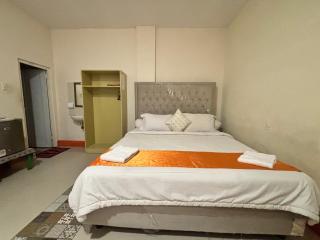 Townhouse Oak near RSUD Dr. Zainoel Abidin formerly Poma Hotel - 1
