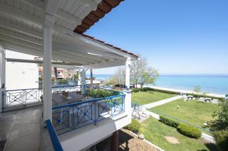 Hanioti Beachfront Escape by Luxlikehome - 8