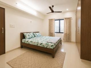 Newly built Spacious & Luxurious 1650 sft 2BHK with AC, fully functional kitchen, car parking in Tirupati near Railway Station - 6
