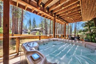 Evergreen Elegance: Boat Parking Close to Lifts Lake & Trails - 8