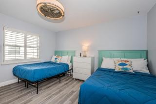 Peaceful Beachfront 30' Deck with Sweeping Views - 3