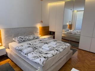 Bright Diamond - Central Loft - 2