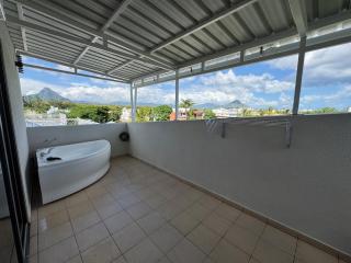 Cozy Penthouse Apartment- 1 min walk to the beach - 9