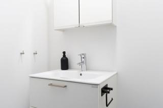 3-Bedroom Apartment w Workspace & Balcony - 6