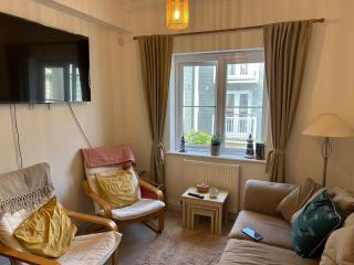 Stunning 2 bedroom modern apartment! Amazing views! - 7