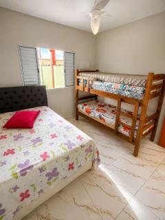 Casa na Praia com Piscina, cascata, churrasqueira, redario 2 vagas carro - 4