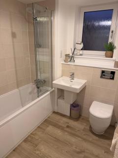 Stylish double bedroom flat - 2