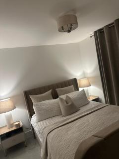 Stylish double bedroom flat - 1