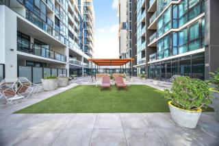 Luxurious and Stylish Modern 1BR APT w Pool and Gym - 8