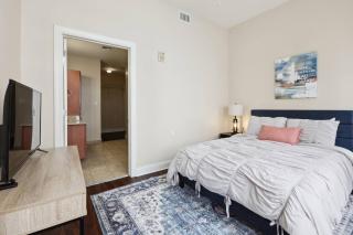 Suite Bleu 5 Min walk to Bourbon st Rooftop Pool - 4