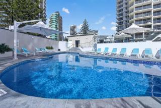 Drift n Dream Apartment with Free Parking Pool Gym - 6