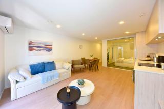 Central Moorhouse Escape Stylish 1BR City Stay - 7