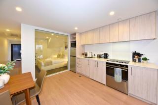 Central Moorhouse Escape Stylish 1BR City Stay - 1