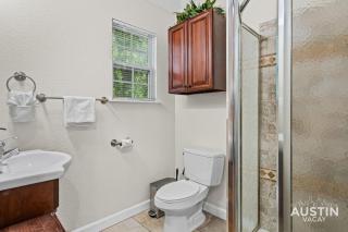 Recharge on Riverview 1BR 1BA Tiny Home Steps to Lady Bird by Austin Vacay - 6
