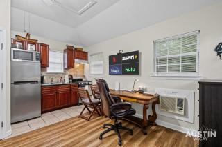 Recharge on Riverview 1BR 1BA Tiny Home Steps to Lady Bird by Austin Vacay - 4