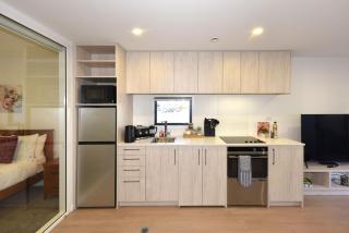 The Moorhouse Hideaway Modern 1BR City Retreat - 3