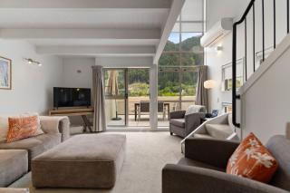 Location is gold 2 bed - 7