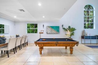 6BR Miami Shores Lush Green Spacious Villa - 2