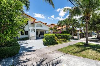 5BR Spacious Home in Best Miami Location with Private Pool - 1
