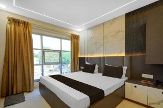 Hotel O RS PALACE - 0